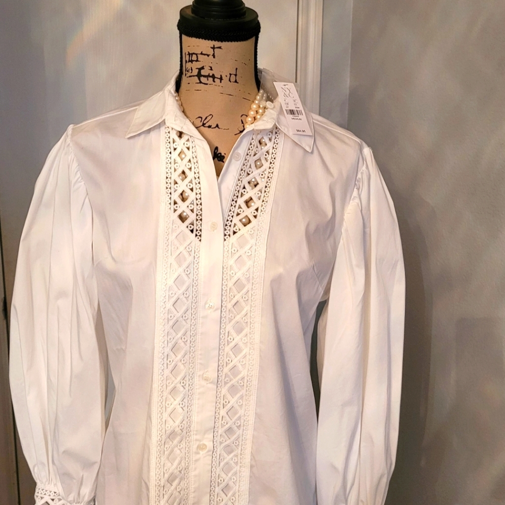 White, lace detailed blouse. NWT
